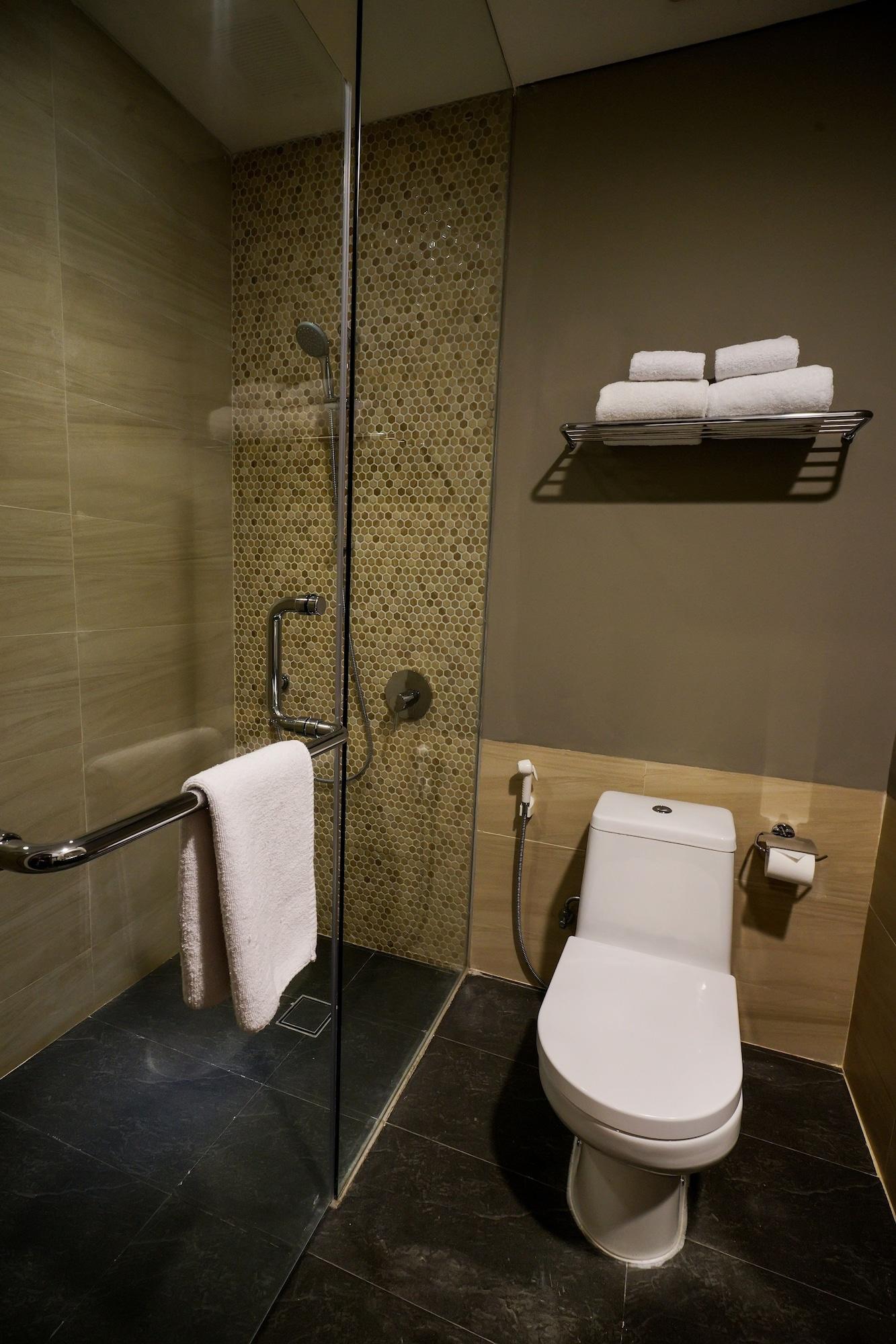 Liberty Hotel Thamrin Джакарта Екстериор снимка