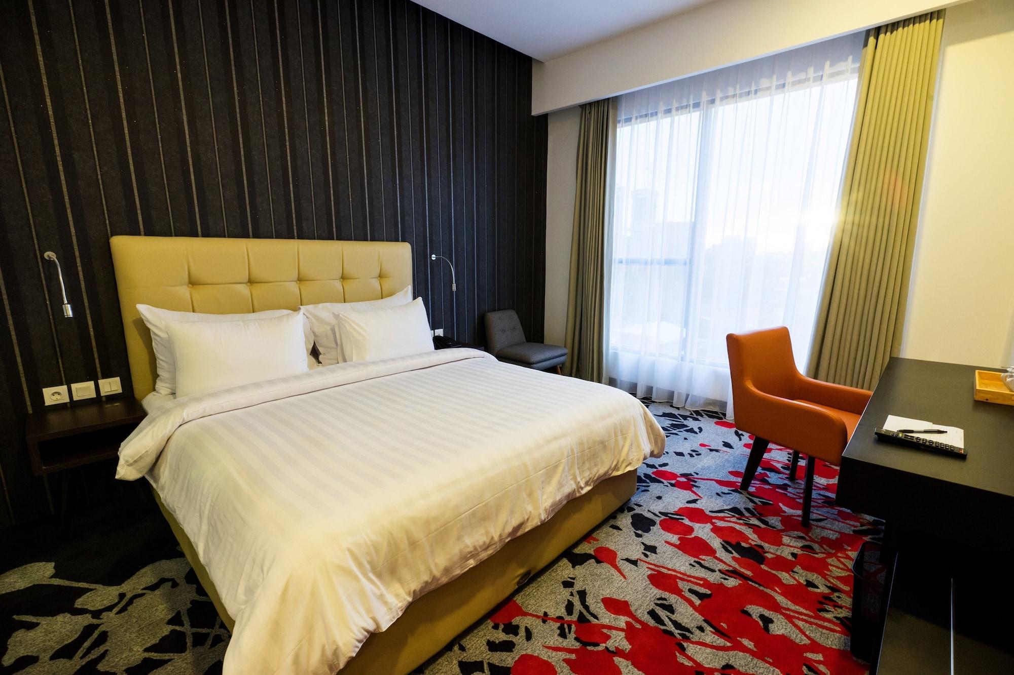 Liberty Hotel Thamrin Джакарта Екстериор снимка