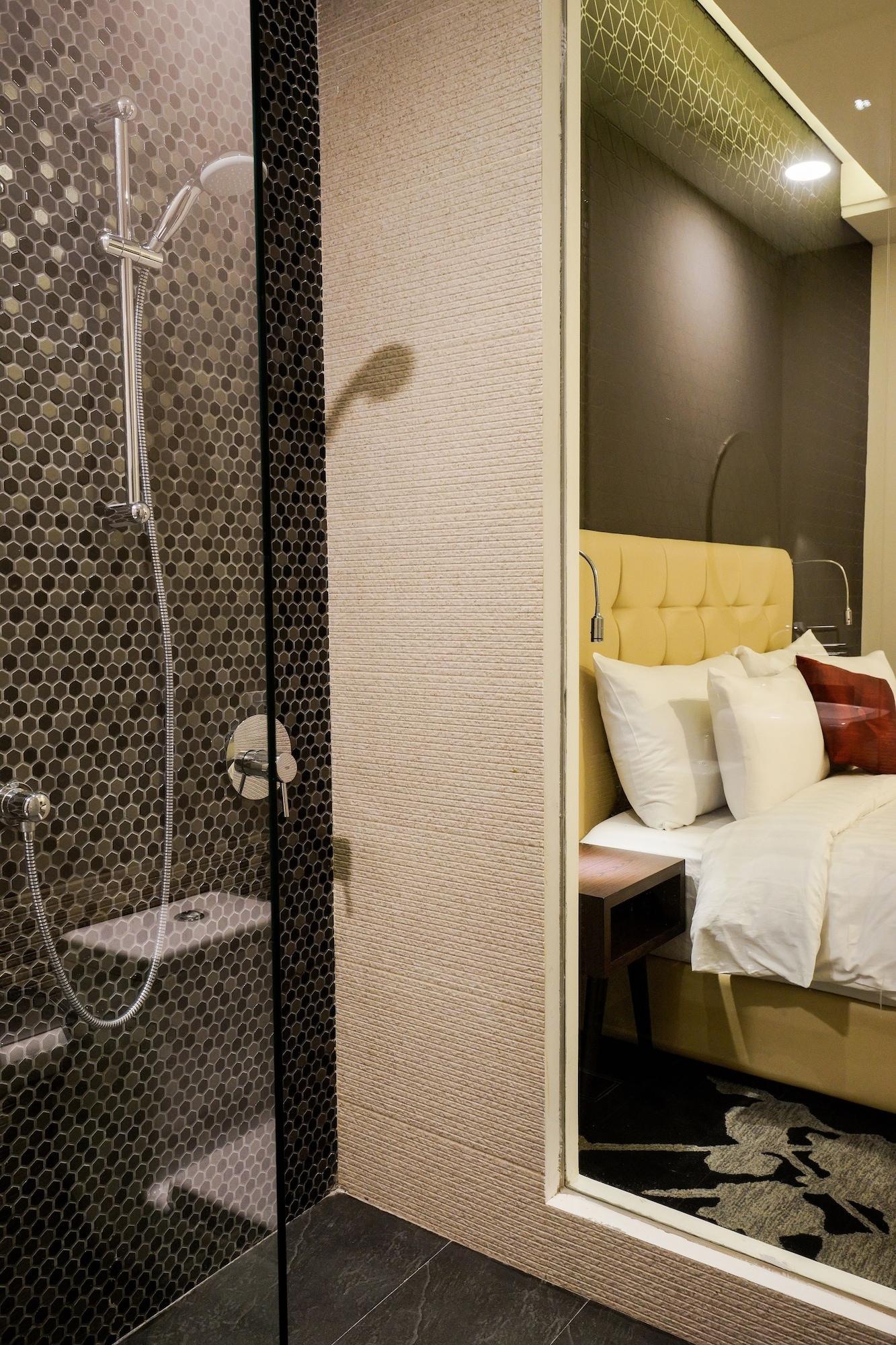 Liberty Hotel Thamrin Джакарта Екстериор снимка