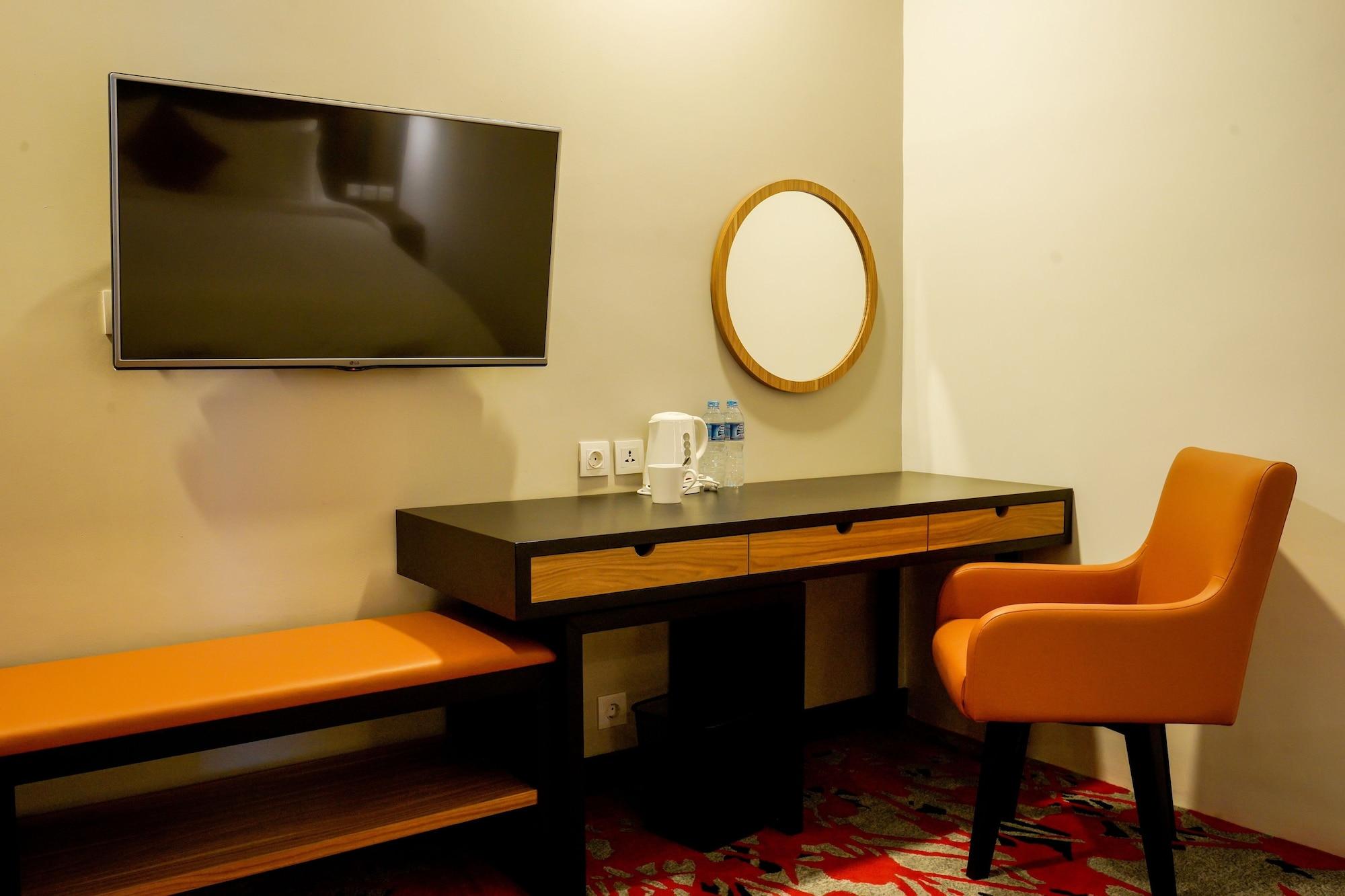Liberty Hotel Thamrin Джакарта Екстериор снимка