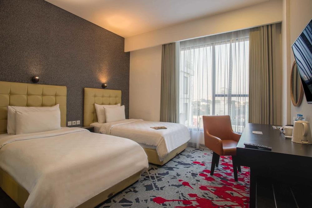 Liberty Hotel Thamrin Джакарта Екстериор снимка