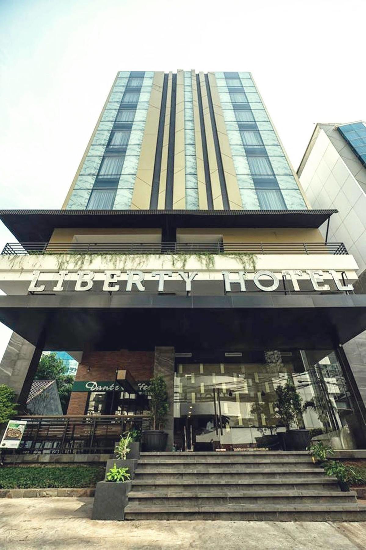 Liberty Hotel Thamrin Джакарта Екстериор снимка