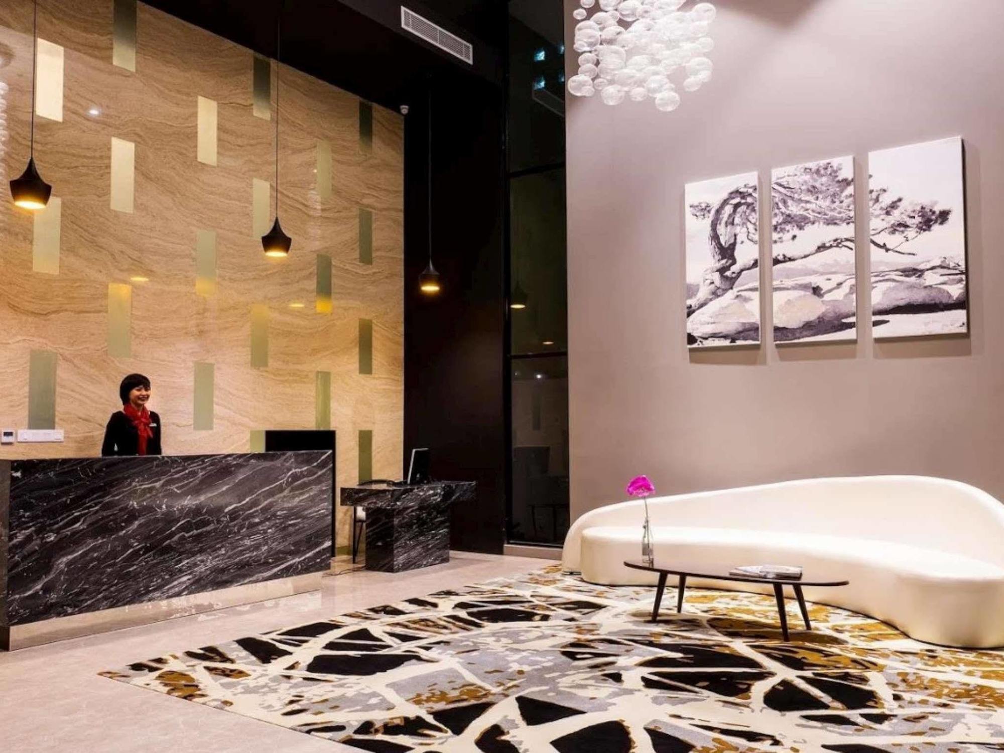 Liberty Hotel Thamrin Джакарта Екстериор снимка