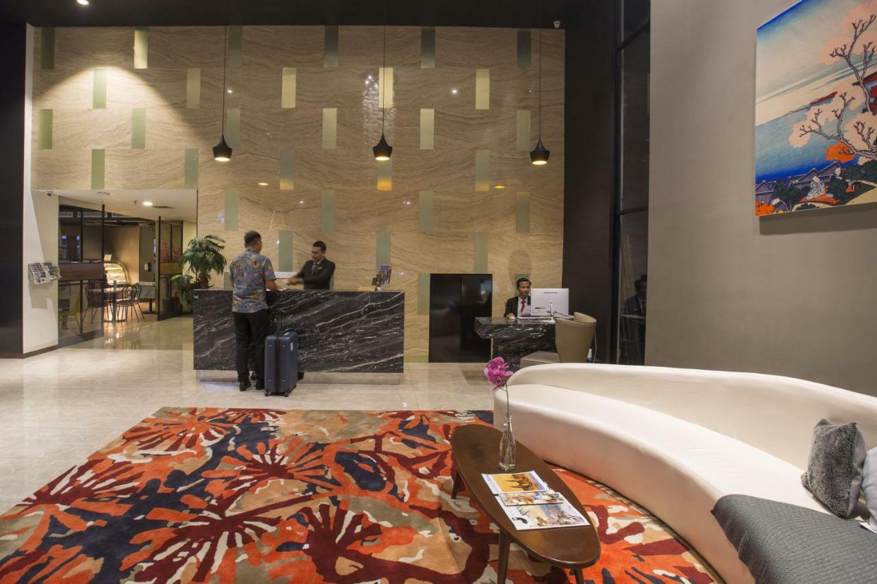 Liberty Hotel Thamrin Джакарта Екстериор снимка